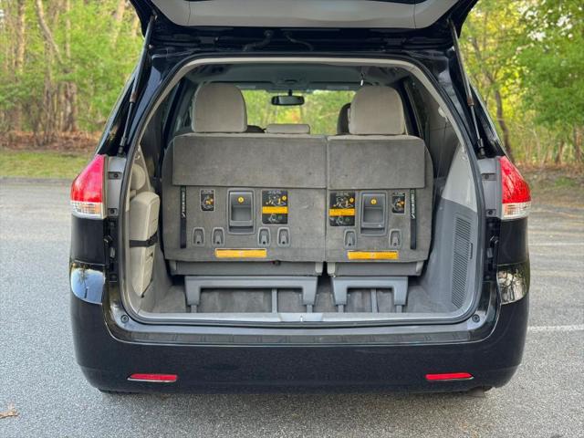 2012 Toyota Sienna LE V6 8 Passenger