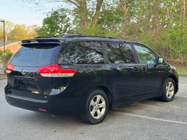 2012 Toyota Sienna LE V6 8 Passenger