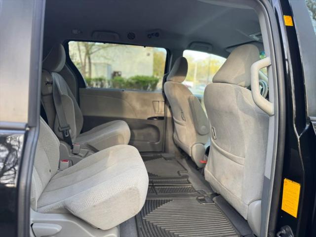 2012 Toyota Sienna LE V6 8 Passenger