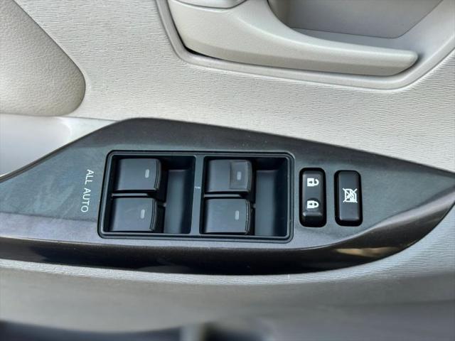 2012 Toyota Sienna LE V6 8 Passenger