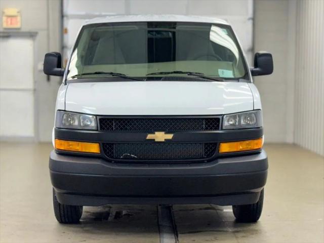 2026 Chevrolet Express Cargo Van 2500 Regular Wheelbase, WT, RWD