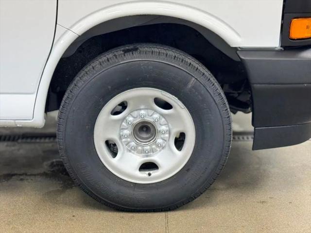 2026 Chevrolet Express Cargo Van 2500 Regular Wheelbase, WT, RWD