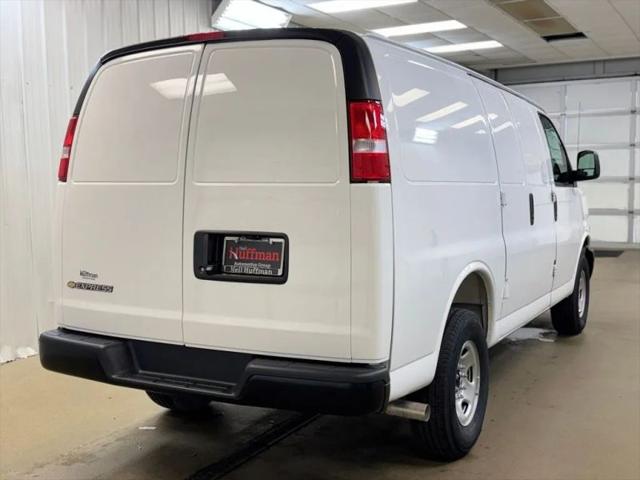 2026 Chevrolet Express Cargo Van 2500 Regular Wheelbase, WT, RWD