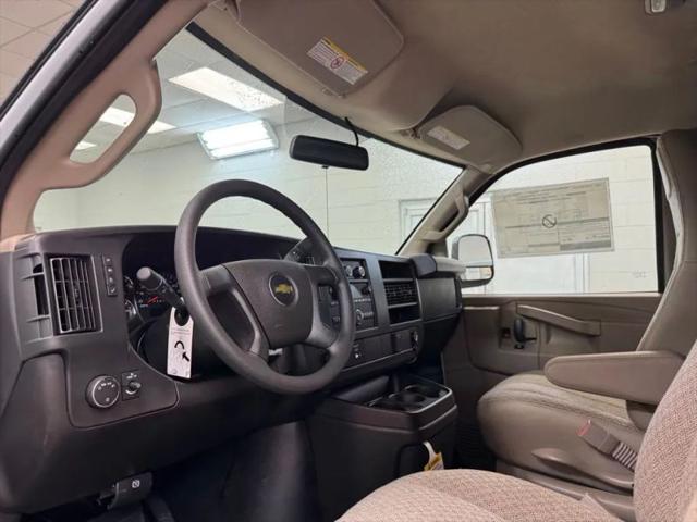 2026 Chevrolet Express Cargo Van 2500 Regular Wheelbase, WT, RWD