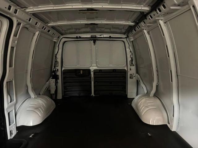 2026 Chevrolet Express Cargo Van 2500 Regular Wheelbase, WT, RWD