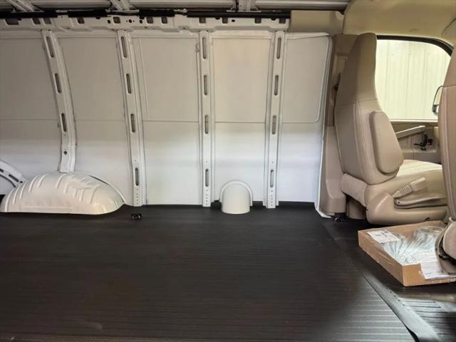 2026 Chevrolet Express Cargo Van 2500 Regular Wheelbase, WT, RWD