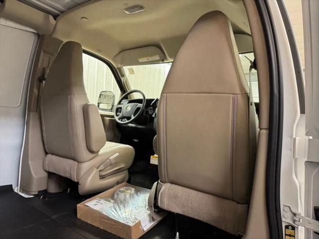 2026 Chevrolet Express Cargo Van 2500 Regular Wheelbase, WT, RWD