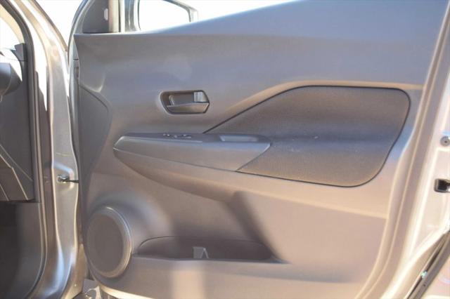 2024 Nissan Kicks S Xtronic CVT