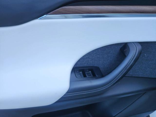 2022 Tesla Model X Dual Motor All-Wheel Drive