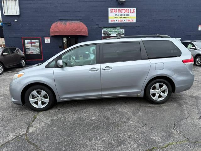 2012 Toyota Sienna LE V6 8 Passenger