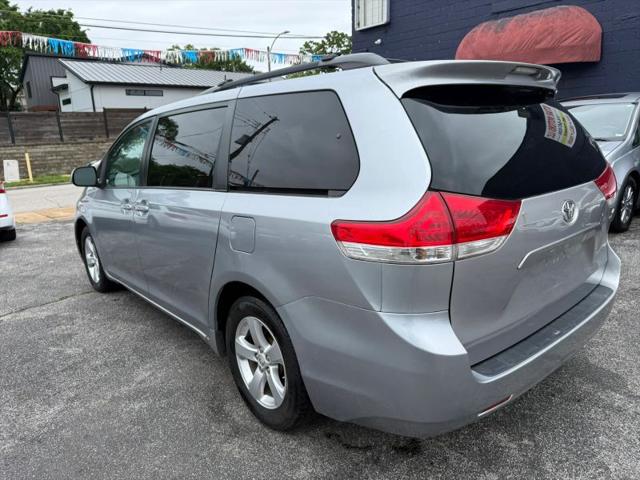 2012 Toyota Sienna LE V6 8 Passenger