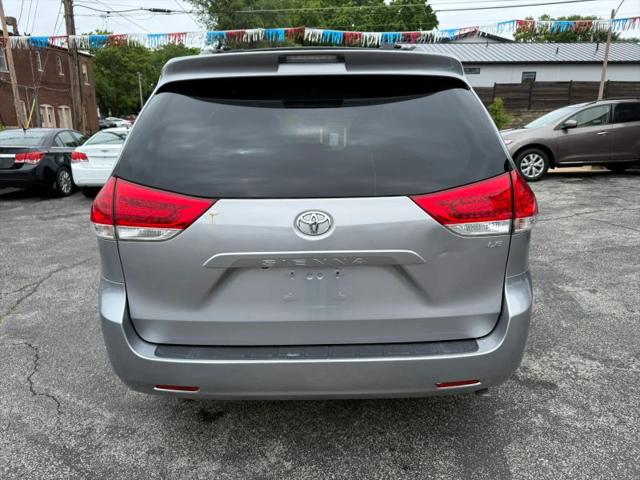 2012 Toyota Sienna LE V6 8 Passenger