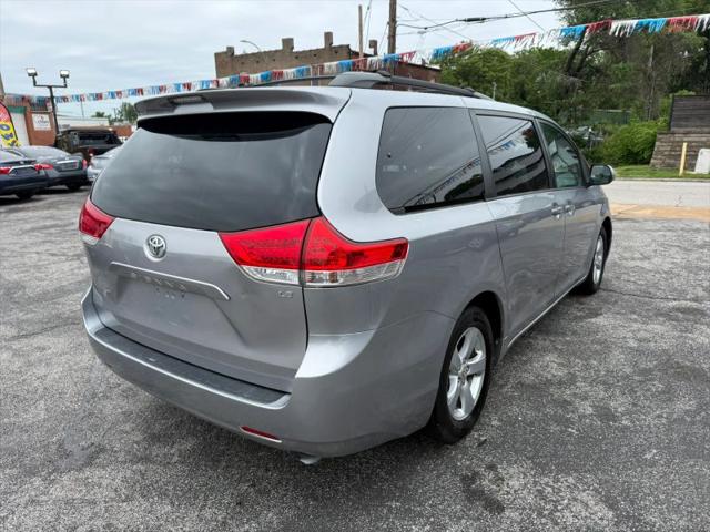 2012 Toyota Sienna LE V6 8 Passenger