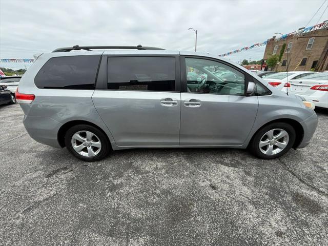2012 Toyota Sienna LE V6 8 Passenger