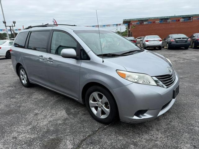 2012 Toyota Sienna LE V6 8 Passenger