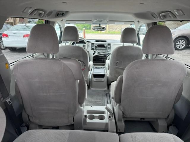 2012 Toyota Sienna LE V6 8 Passenger