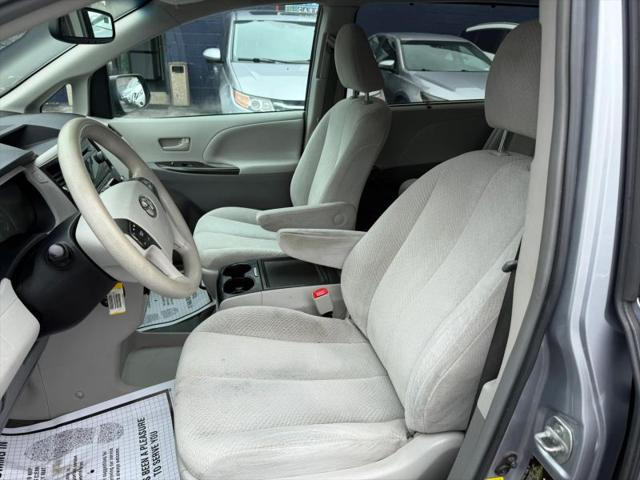 2012 Toyota Sienna LE V6 8 Passenger