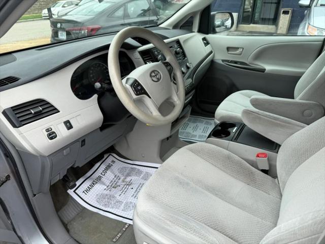 2012 Toyota Sienna LE V6 8 Passenger