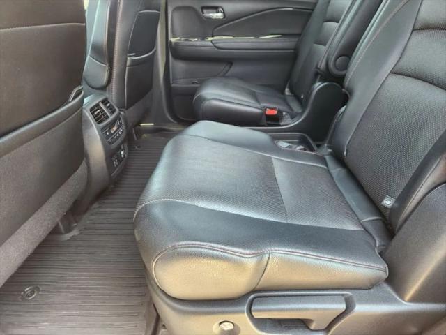 2022 Honda Pilot AWD Black Edition
