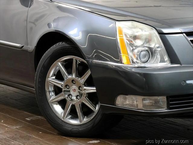 2011 Cadillac DTS Luxury Collection