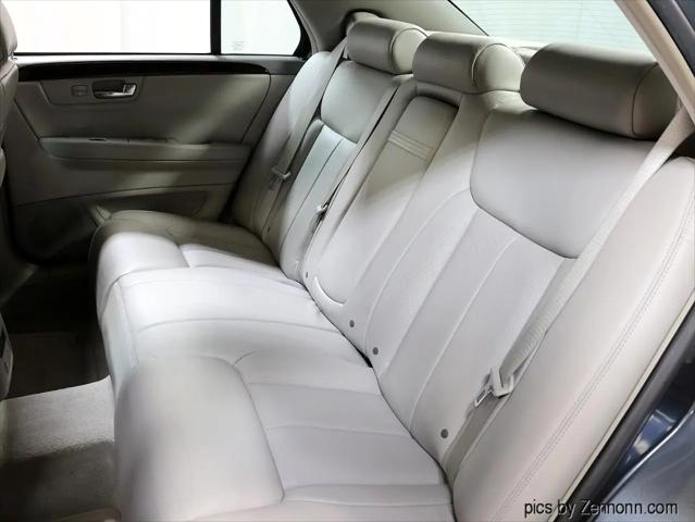 2011 Cadillac DTS Luxury Collection