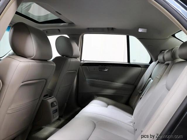 2011 Cadillac DTS Luxury Collection