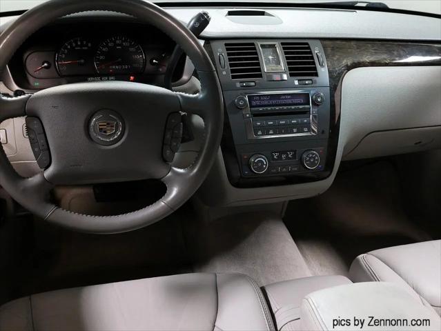 2011 Cadillac DTS Luxury Collection