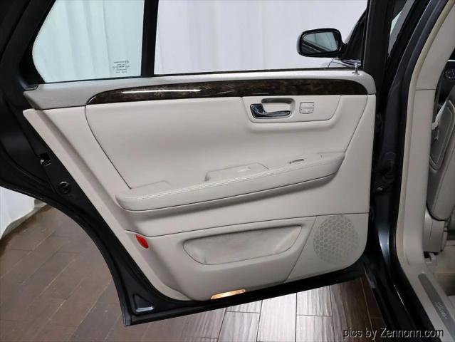 2011 Cadillac DTS Luxury Collection