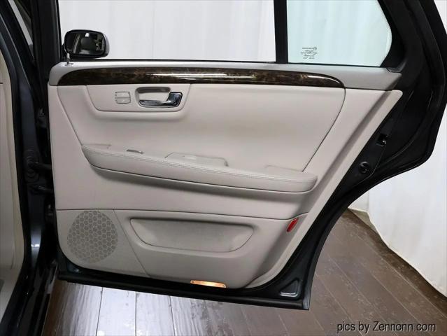 2011 Cadillac DTS Luxury Collection