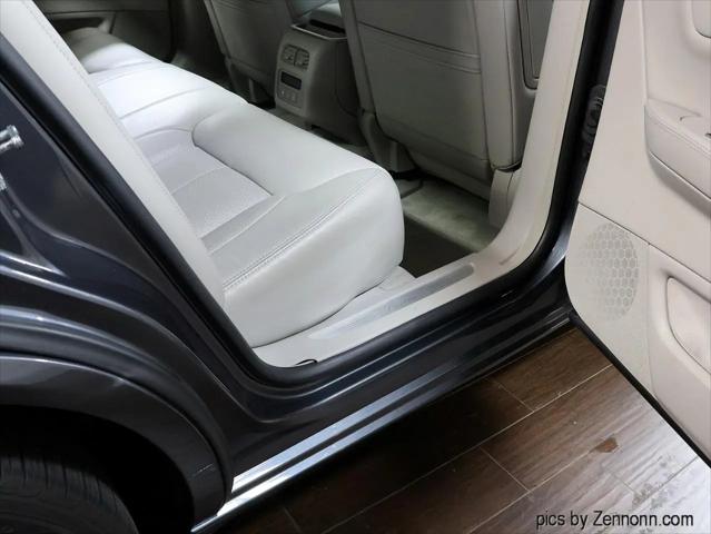 2011 Cadillac DTS Luxury Collection