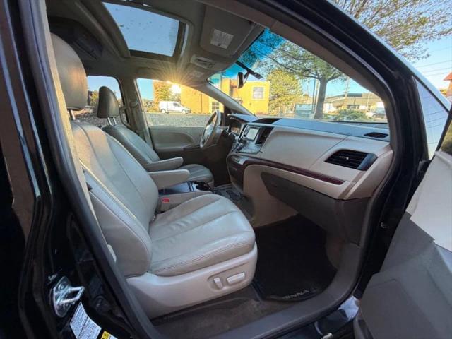 2013 Toyota Sienna XLE 7 Passenger