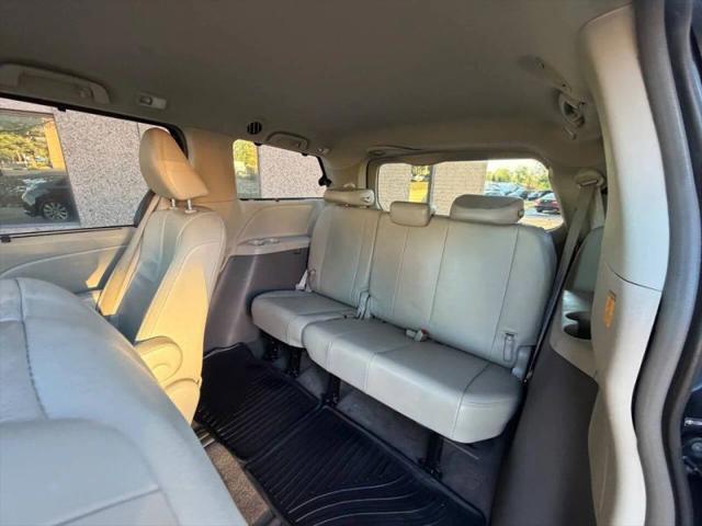 2013 Toyota Sienna XLE 7 Passenger