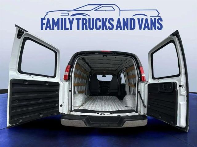 2022 GMC Savana 2500 Work Van