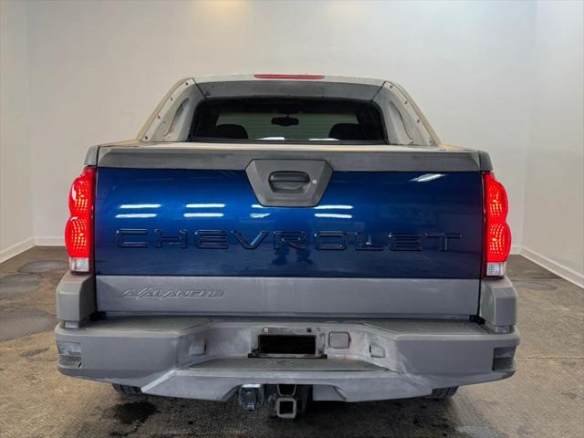 2002 Chevrolet Avalanche Base