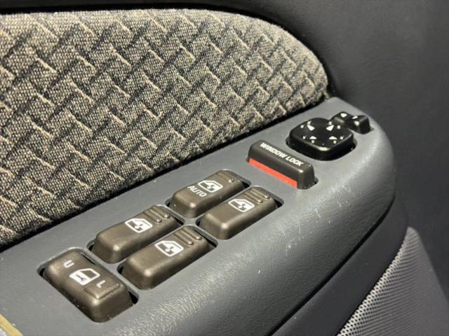 2002 Chevrolet Avalanche Base