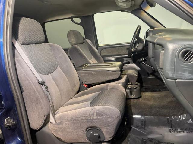 2002 Chevrolet Avalanche Base