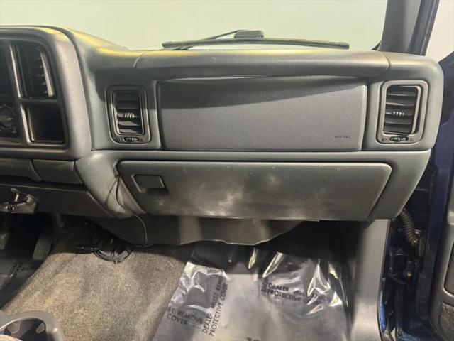 2002 Chevrolet Avalanche Base