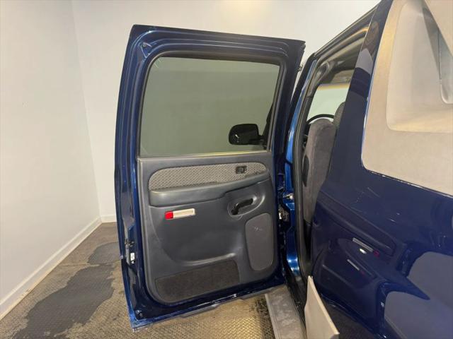 2002 Chevrolet Avalanche Base