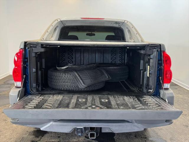 2002 Chevrolet Avalanche Base