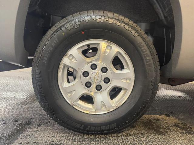 2002 Chevrolet Avalanche Base