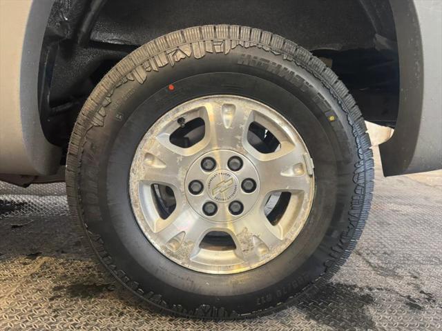 2002 Chevrolet Avalanche Base