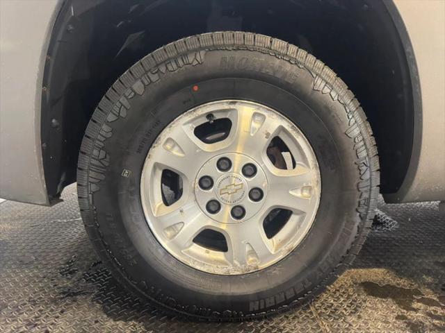 2002 Chevrolet Avalanche Base