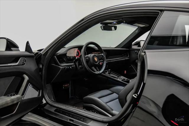 2026 Porsche 911 Carrera 4 GTS