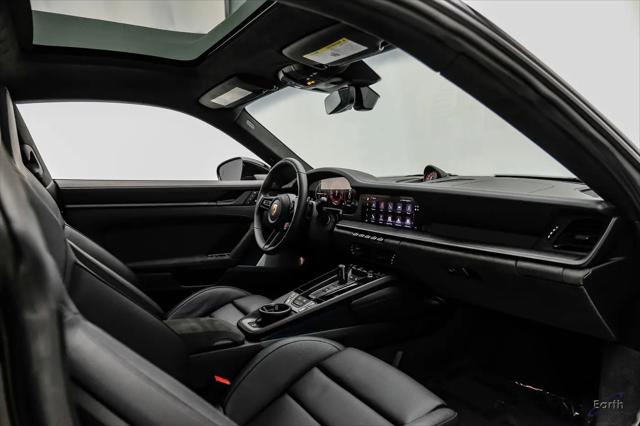 2026 Porsche 911 Carrera 4 GTS