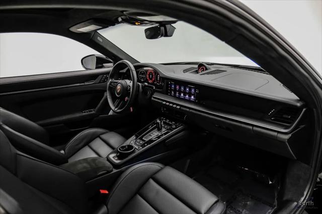 2026 Porsche 911 Carrera 4 GTS