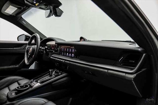 2026 Porsche 911 Carrera 4 GTS
