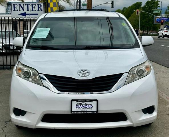 2013 Toyota Sienna LE V6 8 Passenger