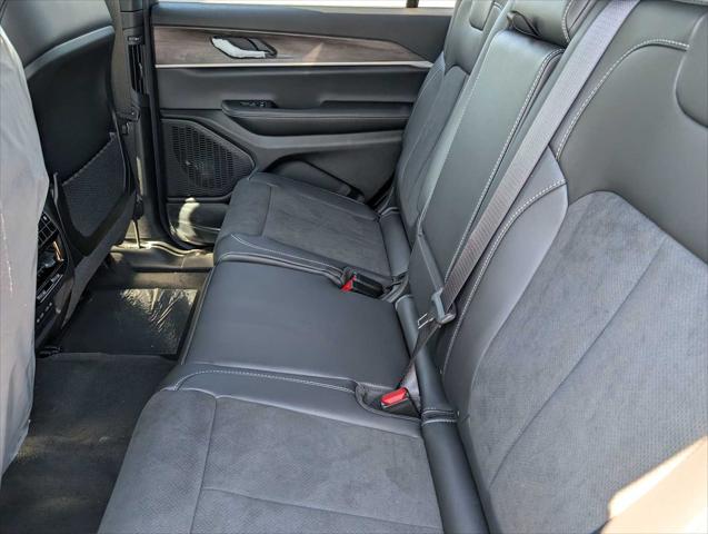 2026 Jeep Grand Cherokee L Altitude 4x4