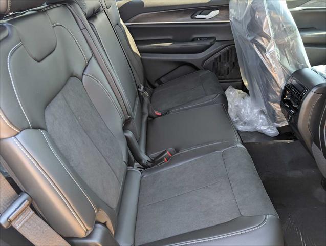2026 Jeep Grand Cherokee L Altitude 4x4