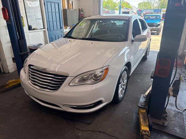 2014 Chrysler 200 LX for sale in Garden City, MI